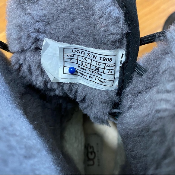 Ugg Adirondack Sheepskin Black & Grey Boots Size 7 - Picture 4 of 7